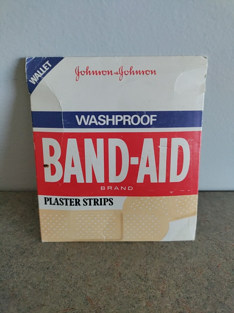 Vintage BAND-AID Wallet Size Pull String Bandages  1980s Plaster Strips