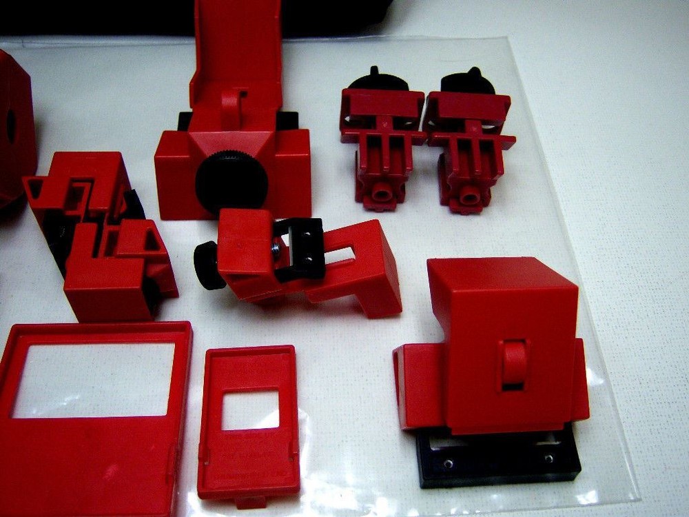 Nice Set of 12 Brady Lockouts in Bag