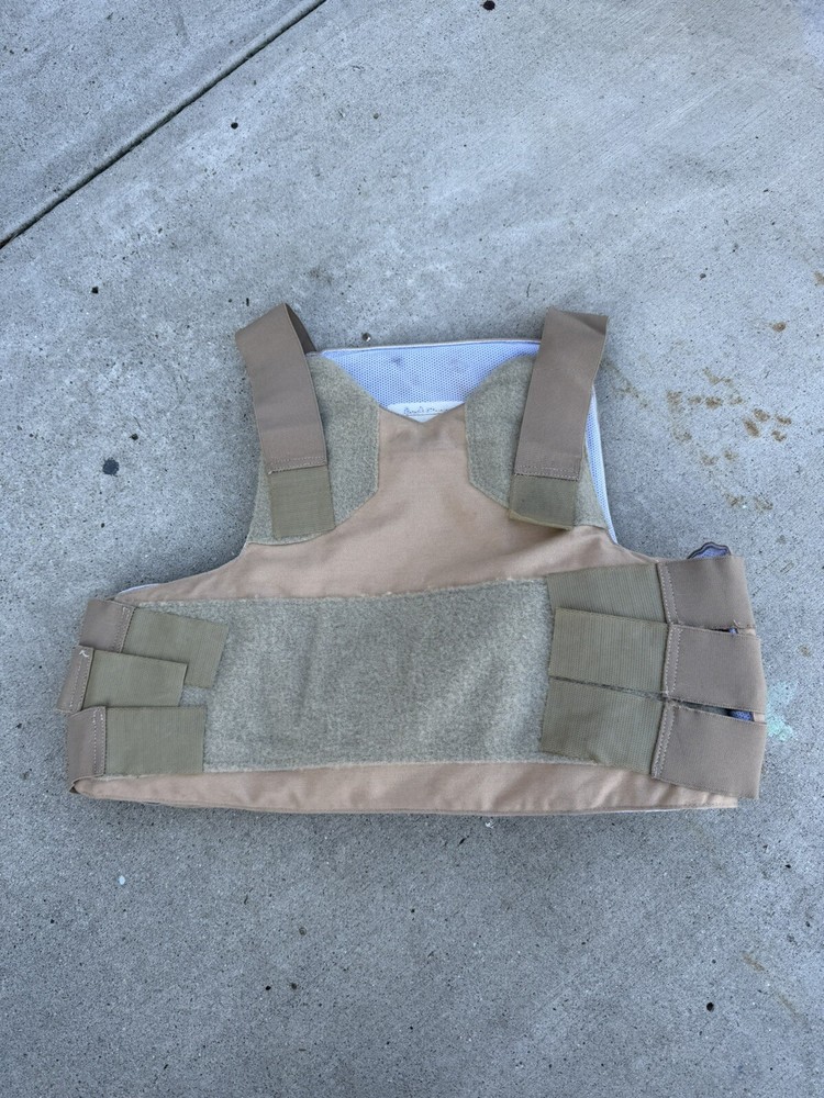 Custom Armor Technologies Tan Low Profile Large Carrier w/ L3A Inserts DOM 2008