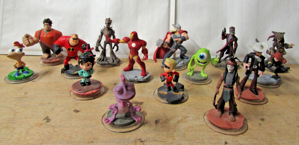 15 INFINITY FIGURES - DISNEY PIXAR MARVEL