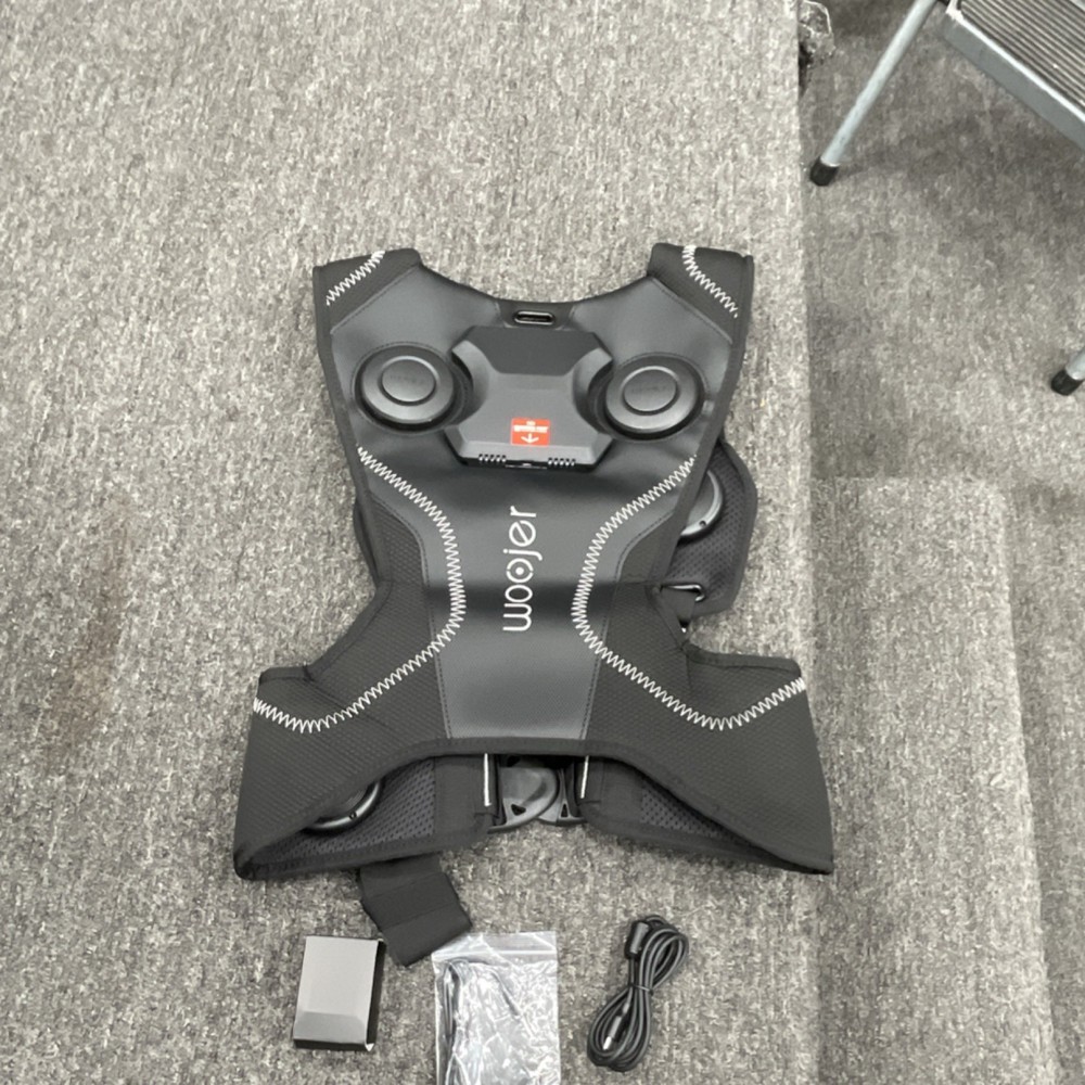 Woojer Vest 4 Haptic Feedback Virtual Reality USB Vest Black for Headset