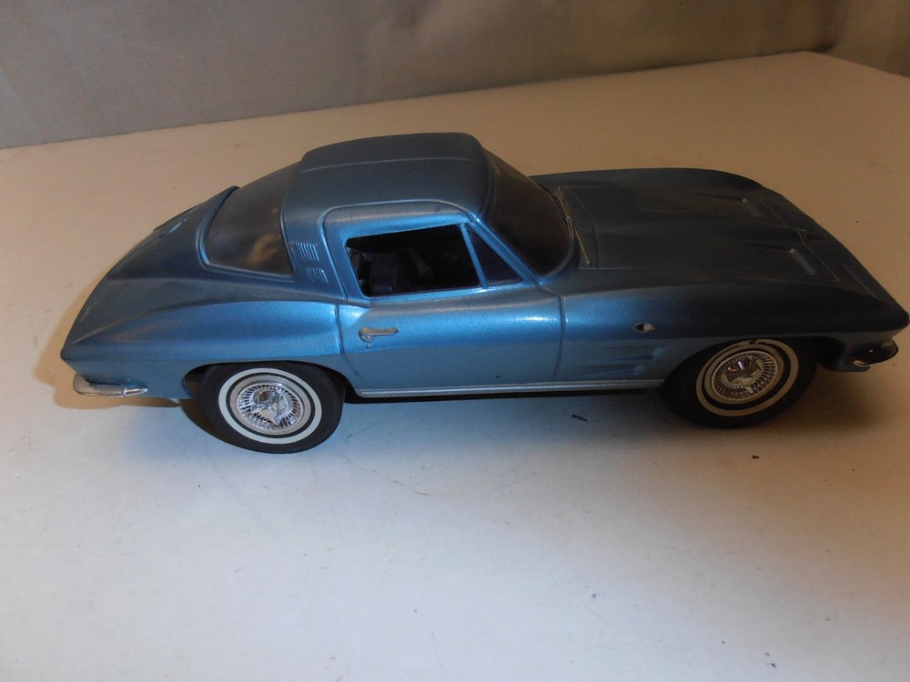 Cox 049 Corvette