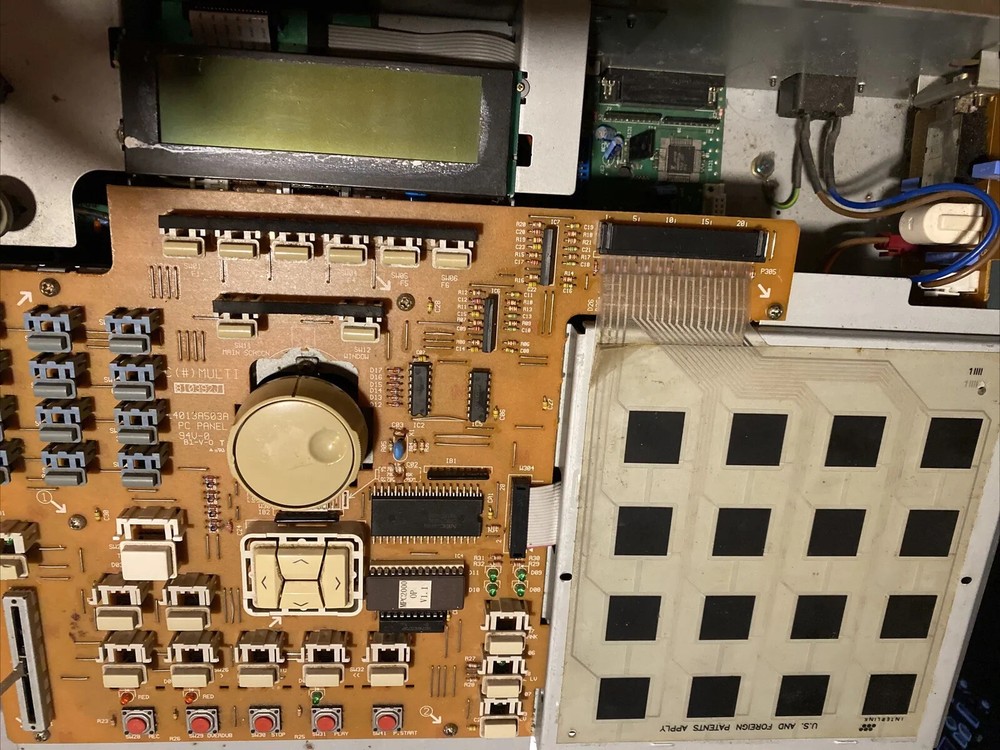 AKAI MPC 2000 Drum Machine Sampler Disk Powers On Linn Midi Beats