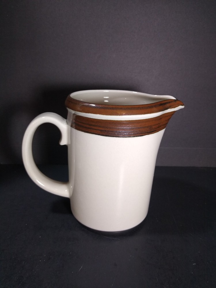 Arabia Karelia 32 ounce Brown Pitcher