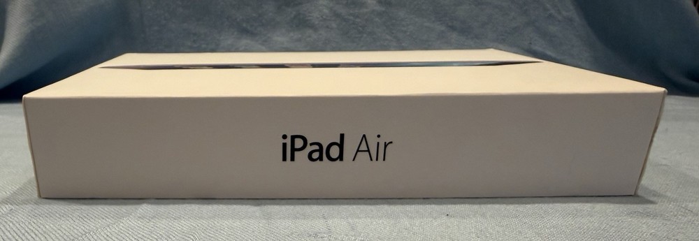 iPad Air 128GB Space Gray A1475 Box *ONLY*