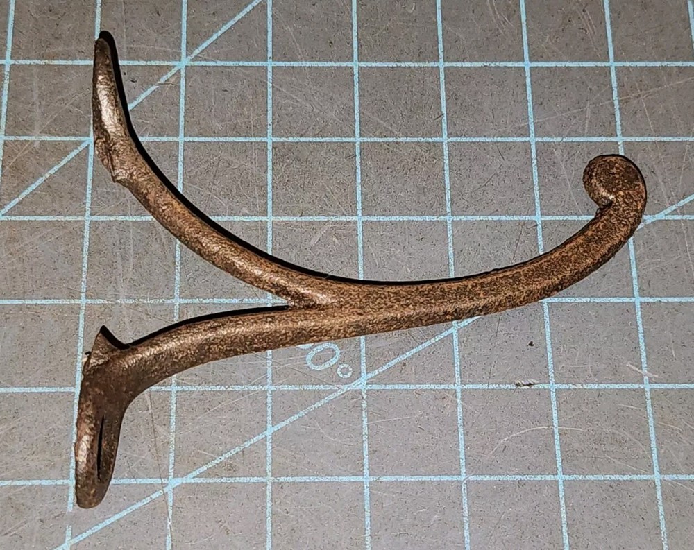 Antique Cast Iron Scroll Tip Small Single Coat Hat Hook - gwW