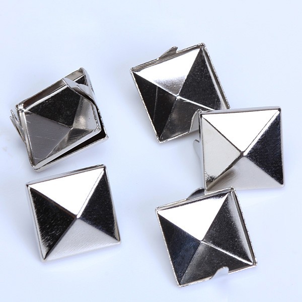 Pack of 100 Two Prongs Pyramid Studs 12mm Silver