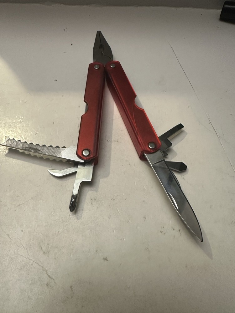 Multi Function Pocket Knife Tool- 10 Functionswith Case/DWK150