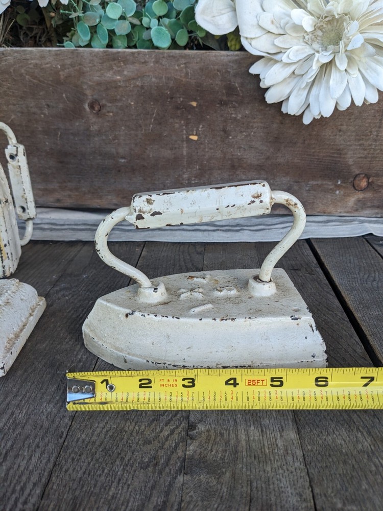 Vintage Unmarked White Hand-Painted Sad Iron Set (3)