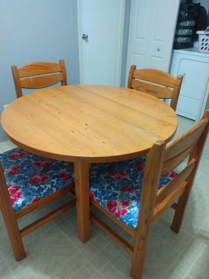 Dinning Room Table With 4 Chairs