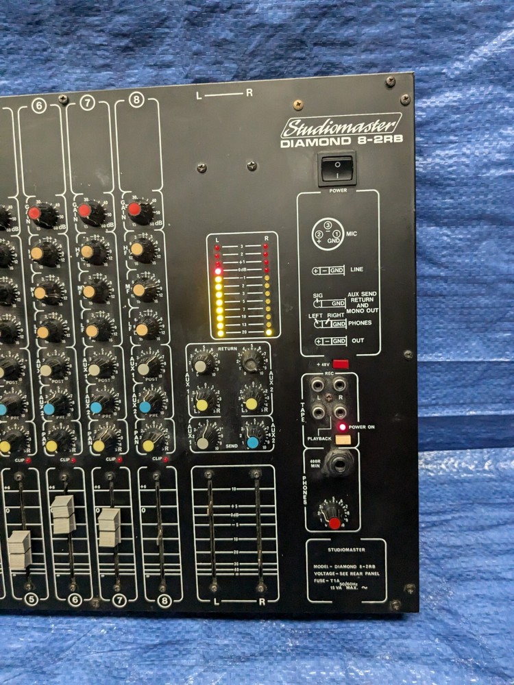 STUDIOMASTER DIAMOND 8-2RB MIXER