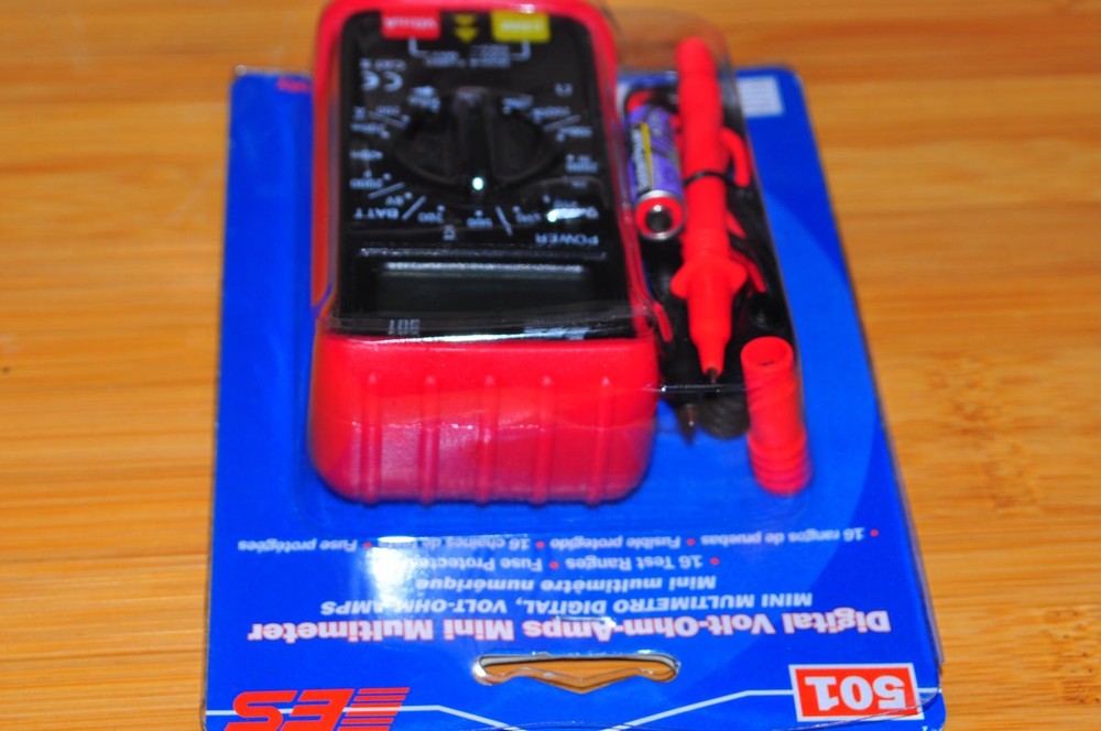 Electronic Specialties ESI 501 DIGITAL MULTIMETER with tester leads