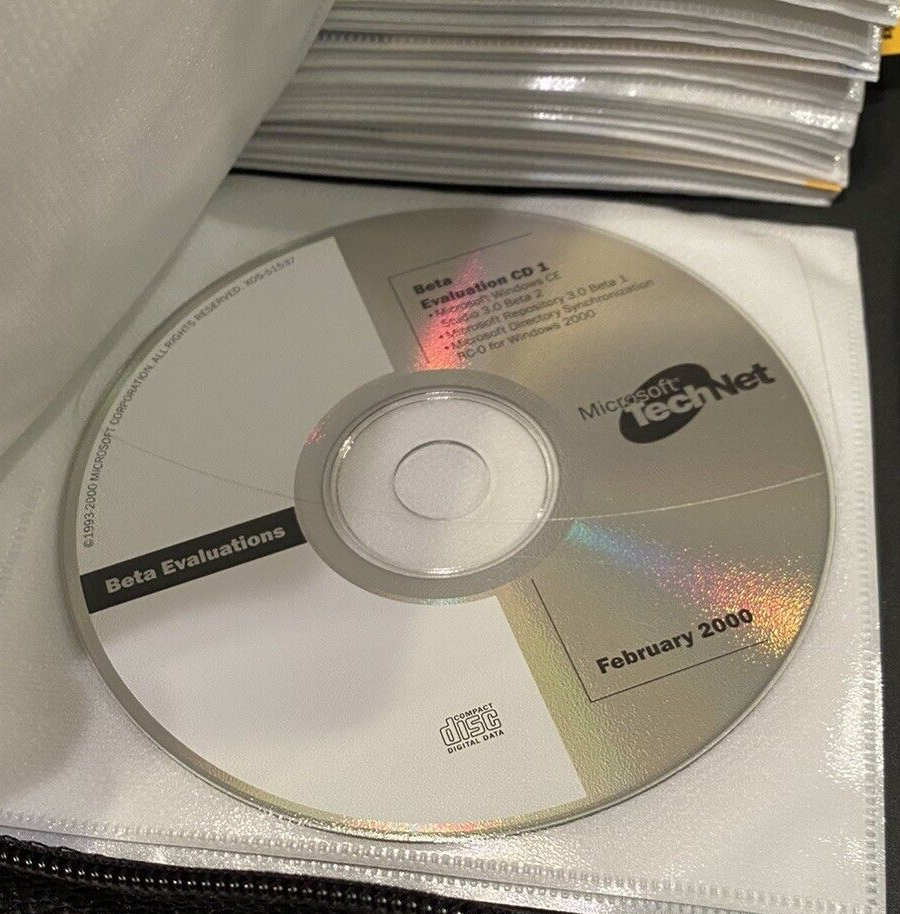 Microsoft Technet Plus Cd Subscription With Binder 55 CDs 1999 2000 Discs