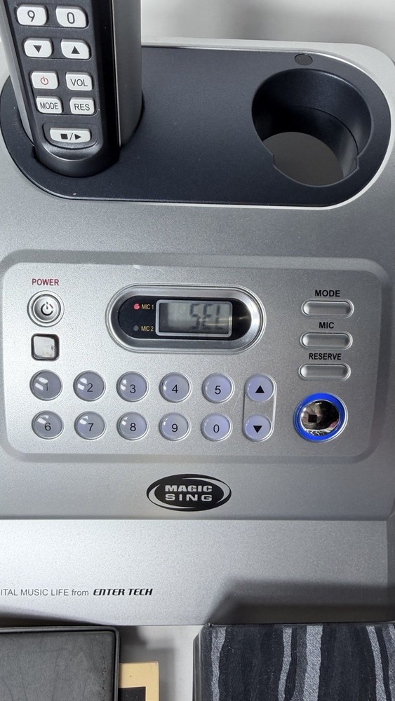 MAGIC SING ED-11000 KARAOKE SYSTEM W/ WIRELESS MICROPHONE