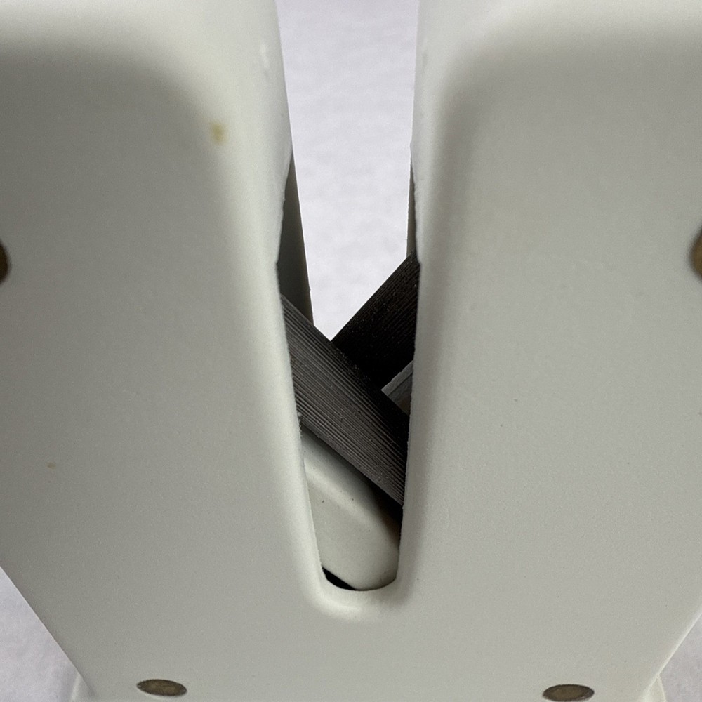 The Sharpery Chantry Pull Thru Knife Sharpener Handheld White With Instructions