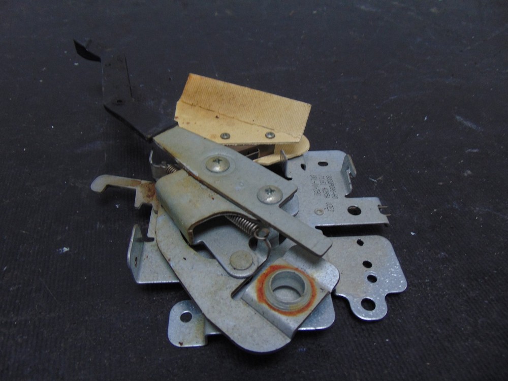 Maytag Range MGR5752ADS Latch 74009764