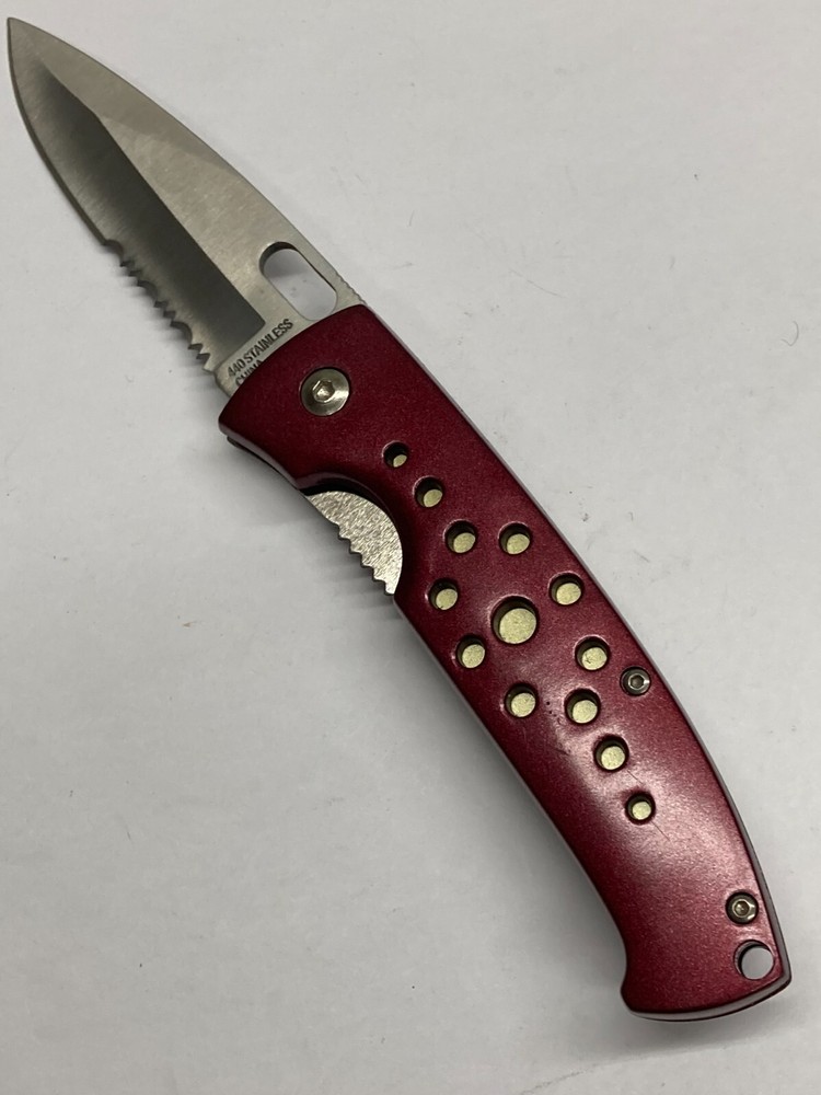 Red Folding Super Knife w/Combo Blade, Thumbhole, Linerlock C-829RD