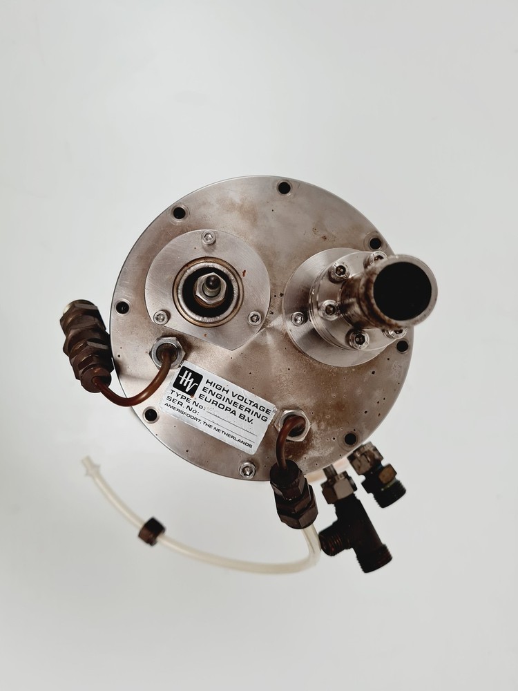 Vacuum Generators LTD (UHV) Valve & Turbo Molecular Chamber Lab
