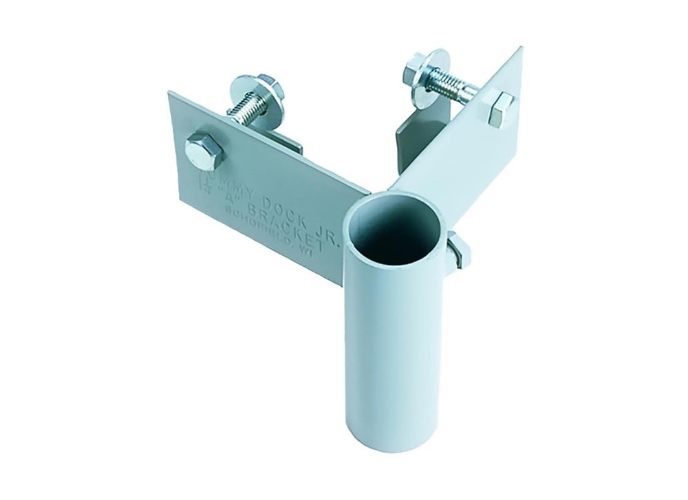 Tommy Docks Outside CORNR Bracket