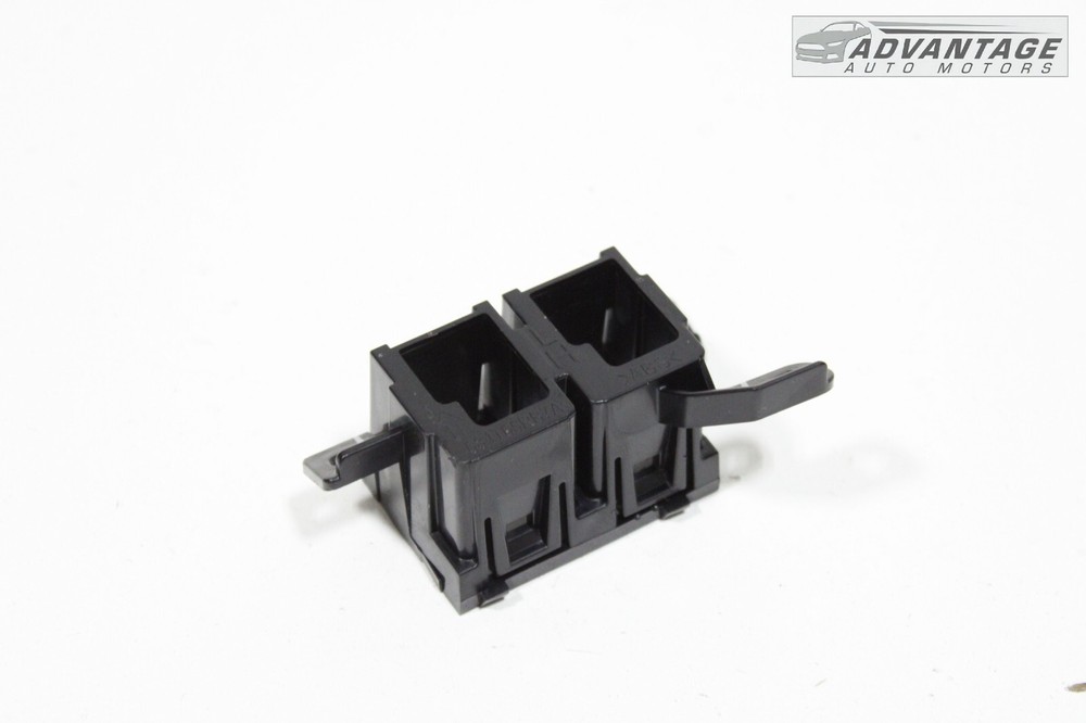 2018-2019 NISSAN KICKS DASH TRACTION CONTROL SWITCH HOLDER BRACKET SUPPORT OEM