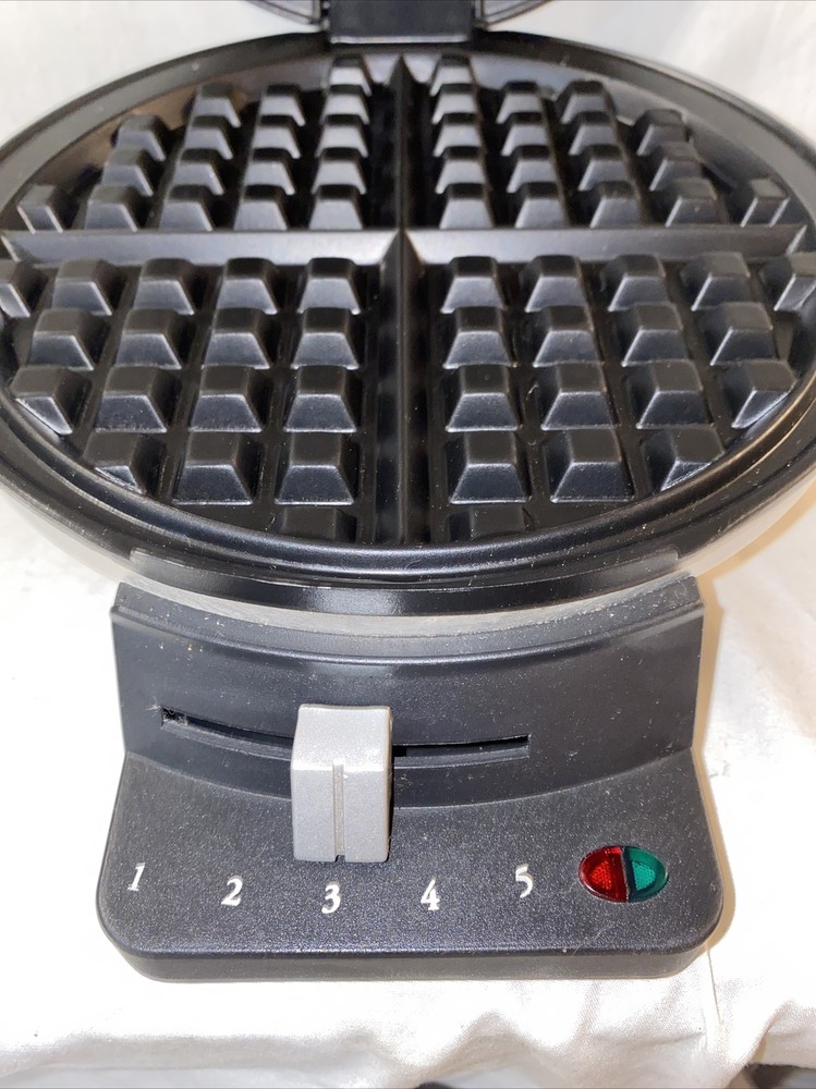 Cuisinart Classic Round Waffle Maker WMR-CA(TK) Silver 5 Setting Stainless Steel