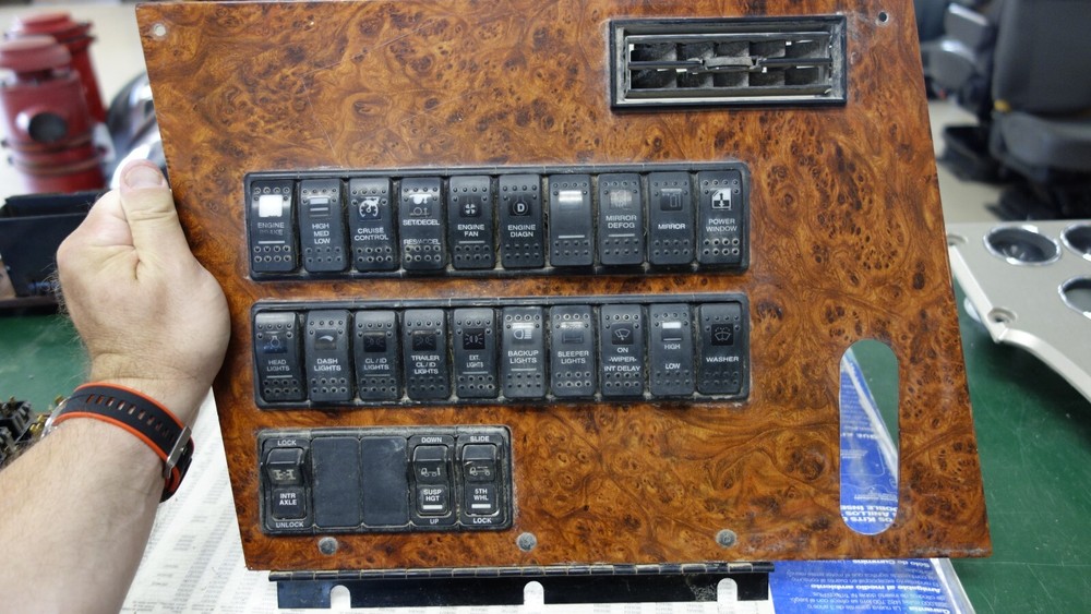 Western Star Trucks 4900 Dash Switch Panel Wood Grain
