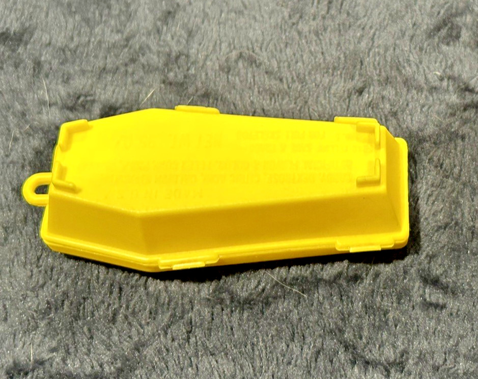 Vintage FLEER MR BONES Empty Yellow Coffin/Casket Plastic Candy Container