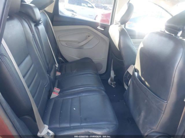 ESCAPE 2018 Glove Box 4894080