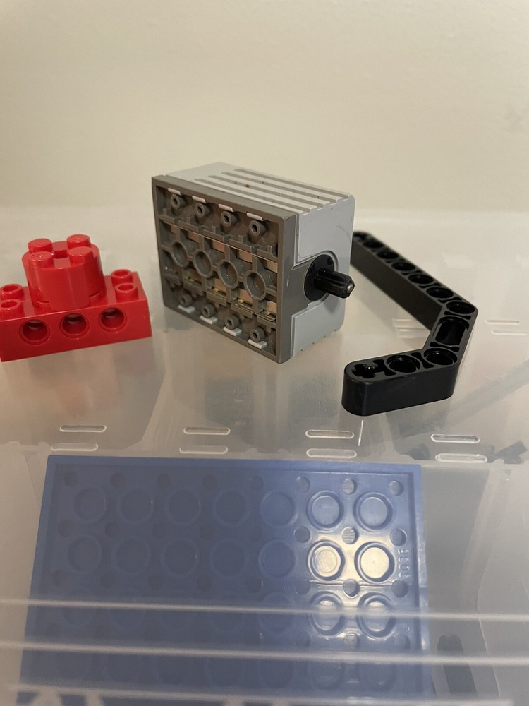 Vintage LEGO Robotics Pieces Assemblage/Variety/4 Boxes