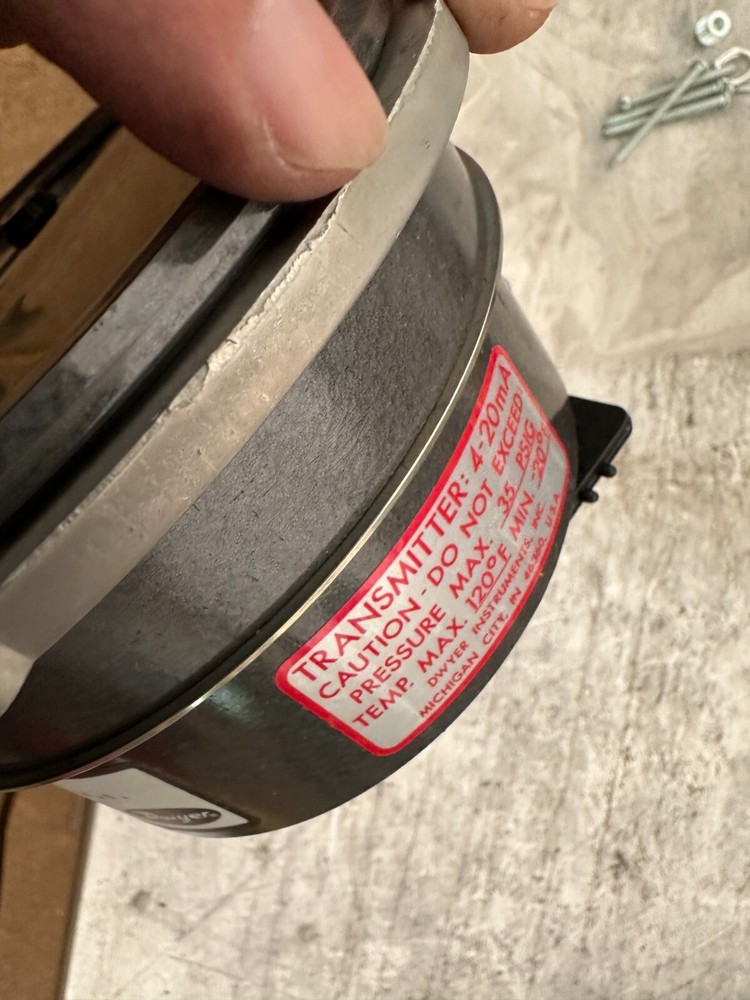 Dwyer Instruments Pressure Transmitter 602-2