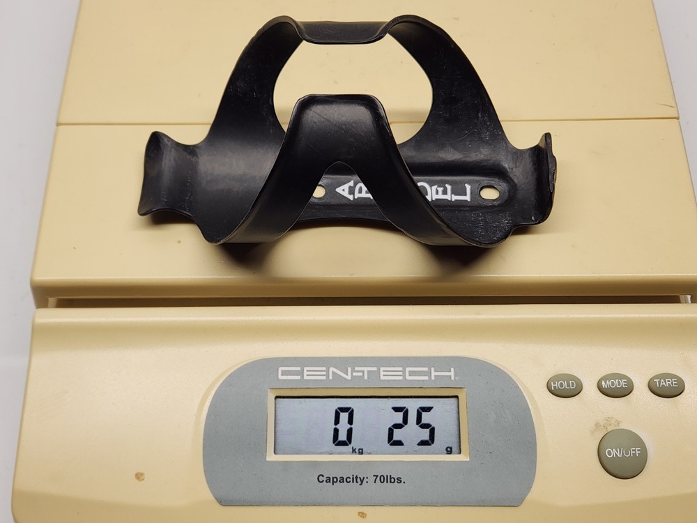 Arundel Carbon Bottle Cage