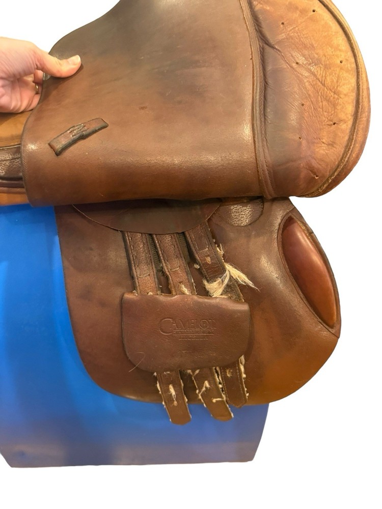 Camelot Leather 17” M English Saddle