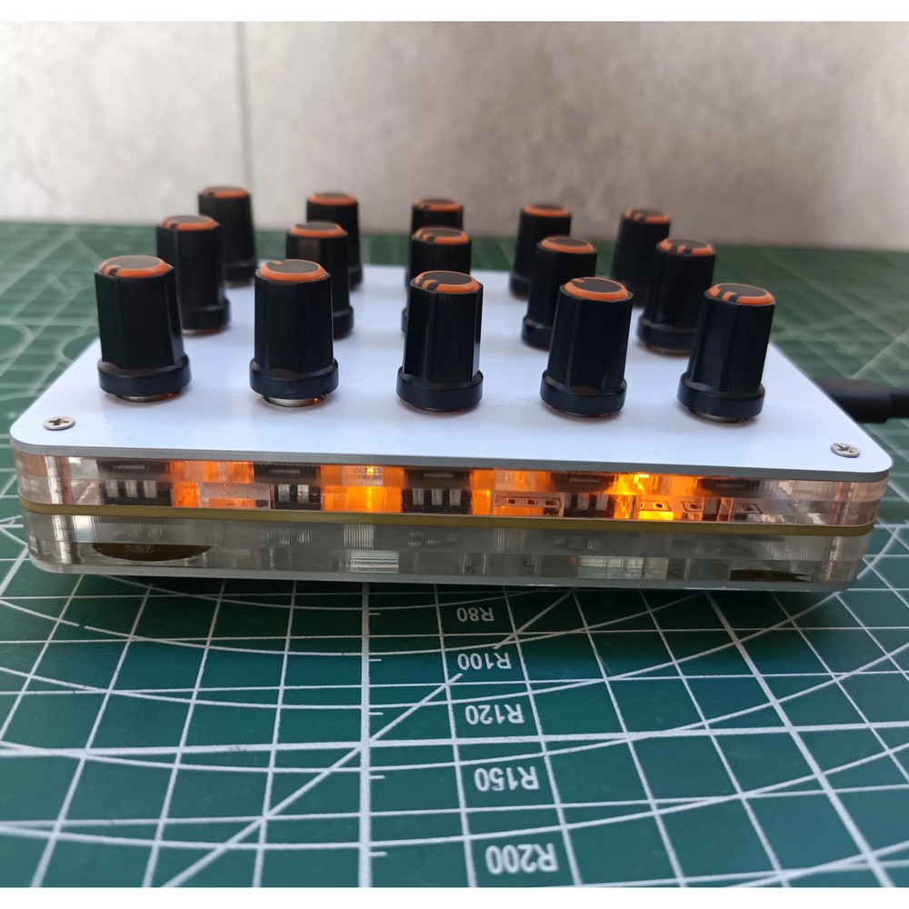 15 Knobs Customize CC Info Volume USB-C Music Hosting Software MIDI controller
