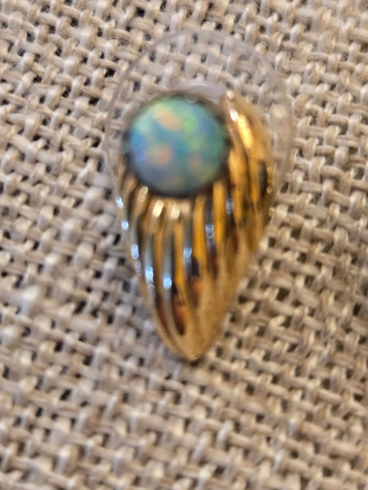 Vintage Gold-Tone Opal Stud Earrings With Leaf Design