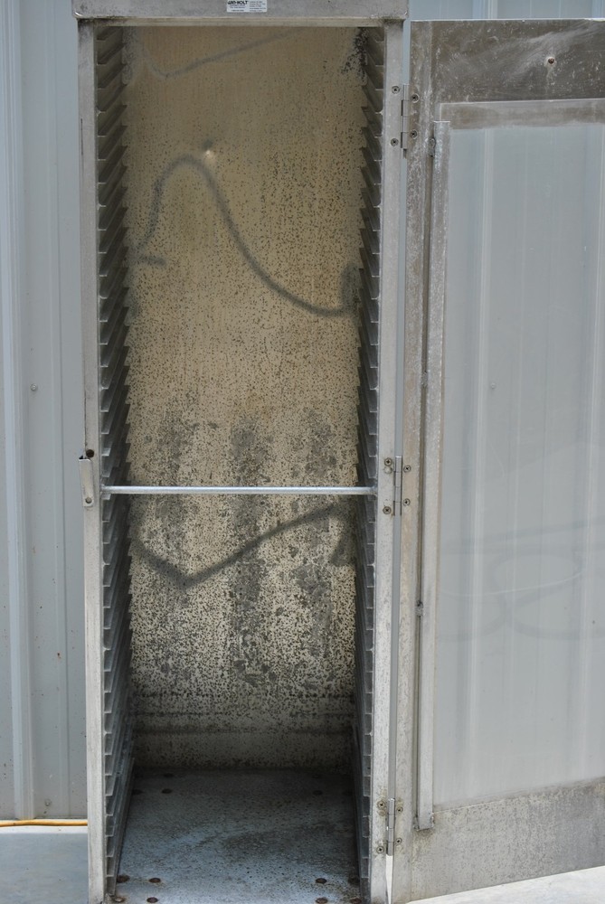 ALUMINUM HOLDING CABINET