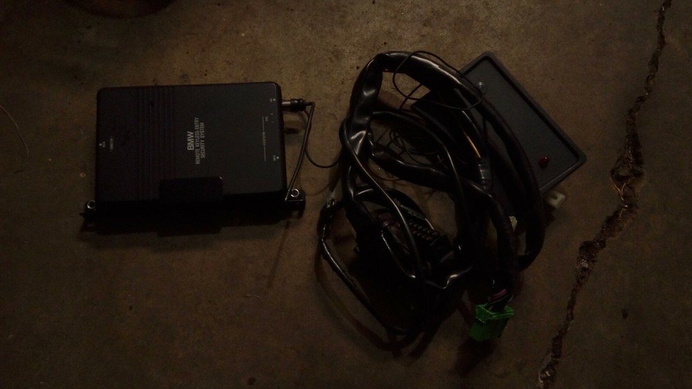 1992 BMW 525i (E34) anti-theft controller & parts
