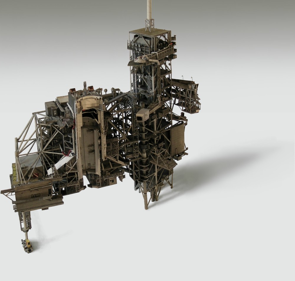 Space Shuttle Launch Pad Complex 39A 1:72 Craft Model Monogram w/Boosters READ