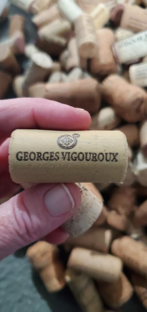 wine bottle corks, Aprox 276 Pcs. Assorted Styles, Names