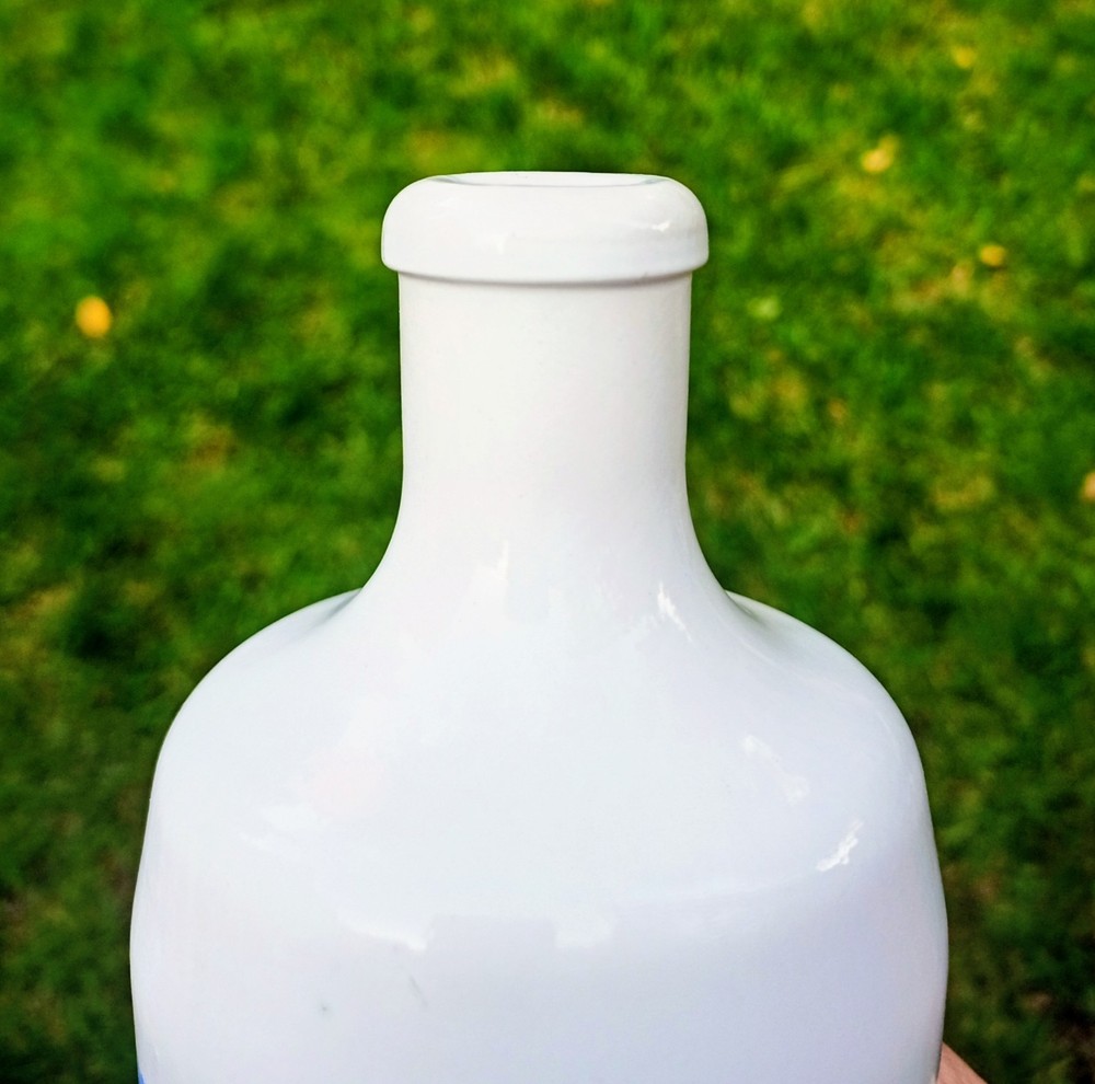 White Rock Rose Gin Ceramic 700ml Empty Bottle (great condition) Bar