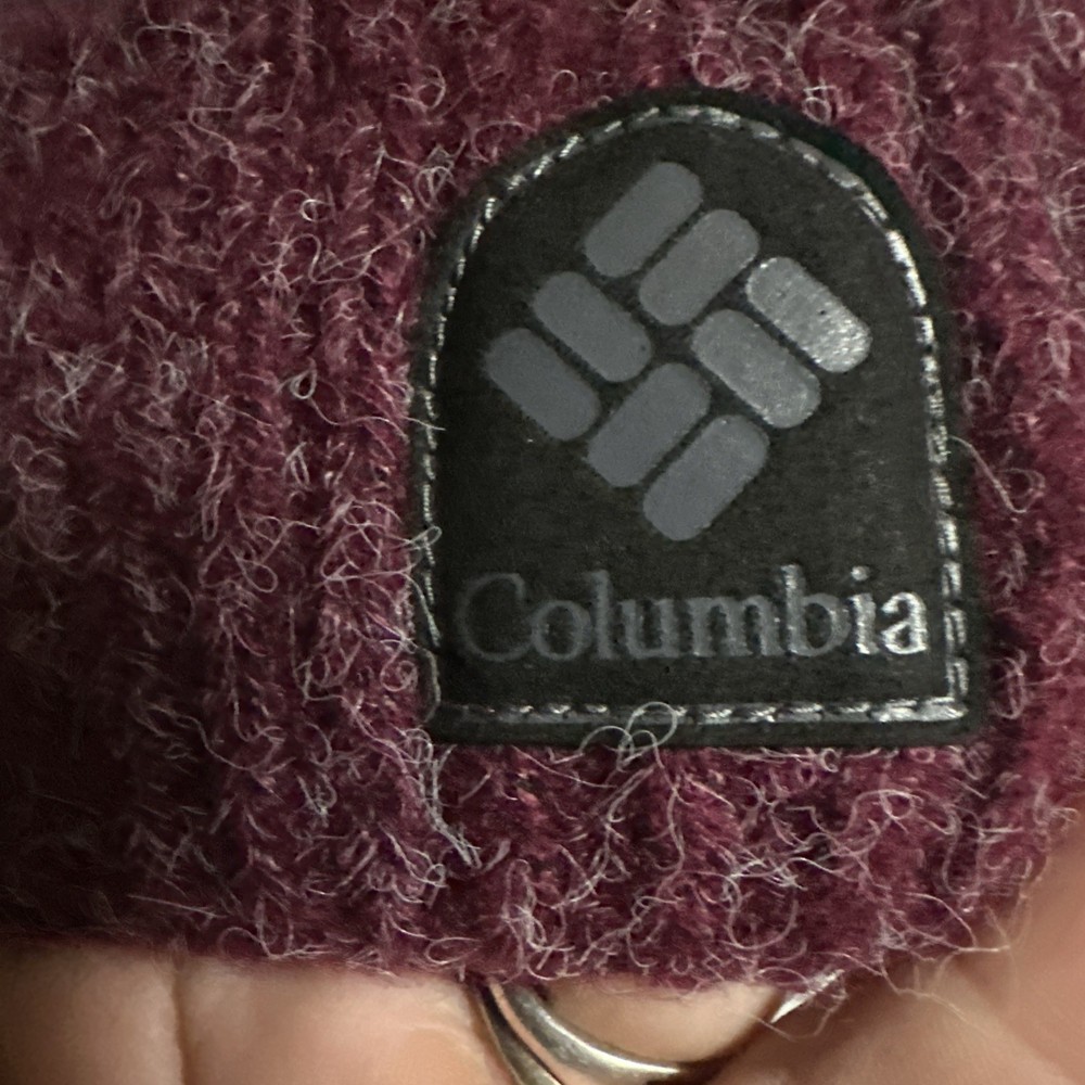 Columbia Womens Boundless Days Cable Knit Pom Beanie