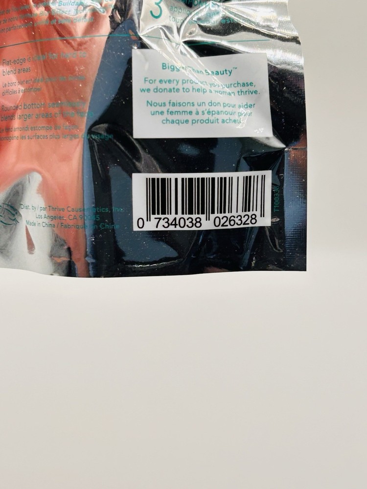 NEW Thrive Causemetics Blend + Blur Sponge
