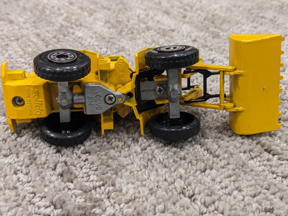 SOLIDO #367 VOLVO FRONT LOADER 1:55 VERY NICE!!!