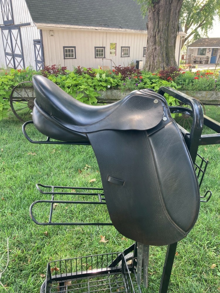 18" Thornhill Dressage Saddle
