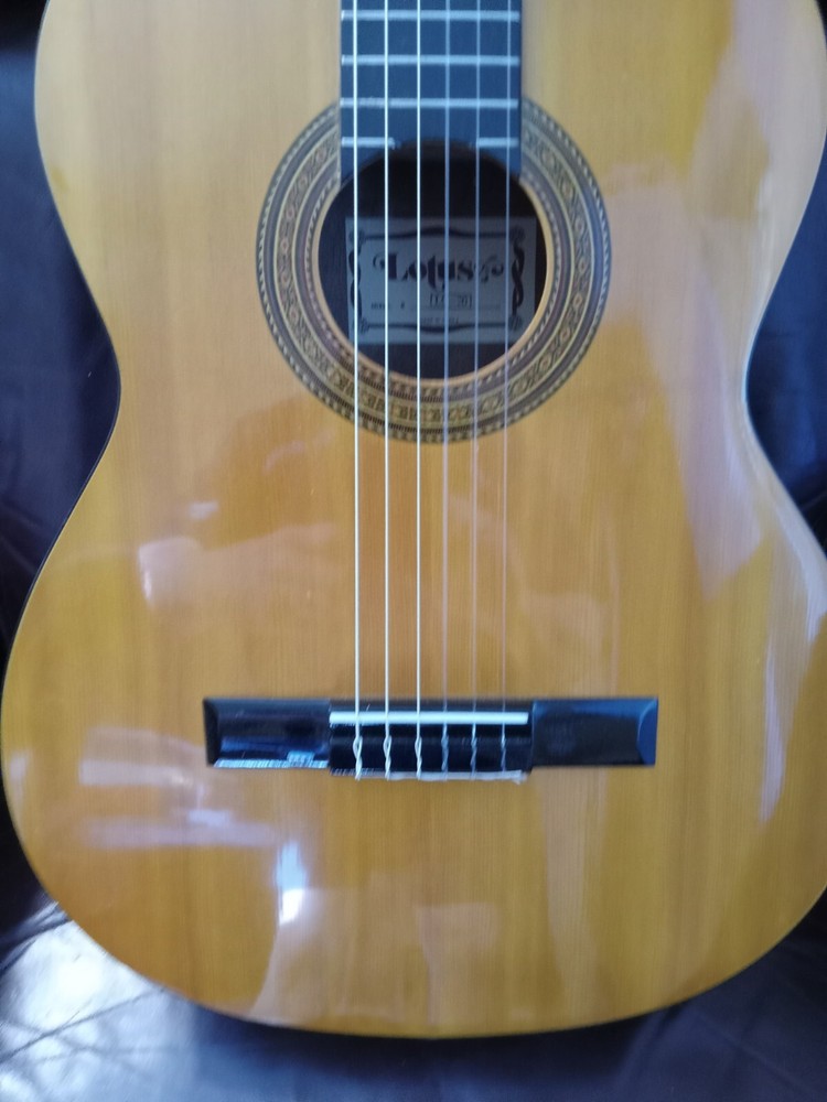 VERY NICE Lotus Lc-30 Classical Guitar