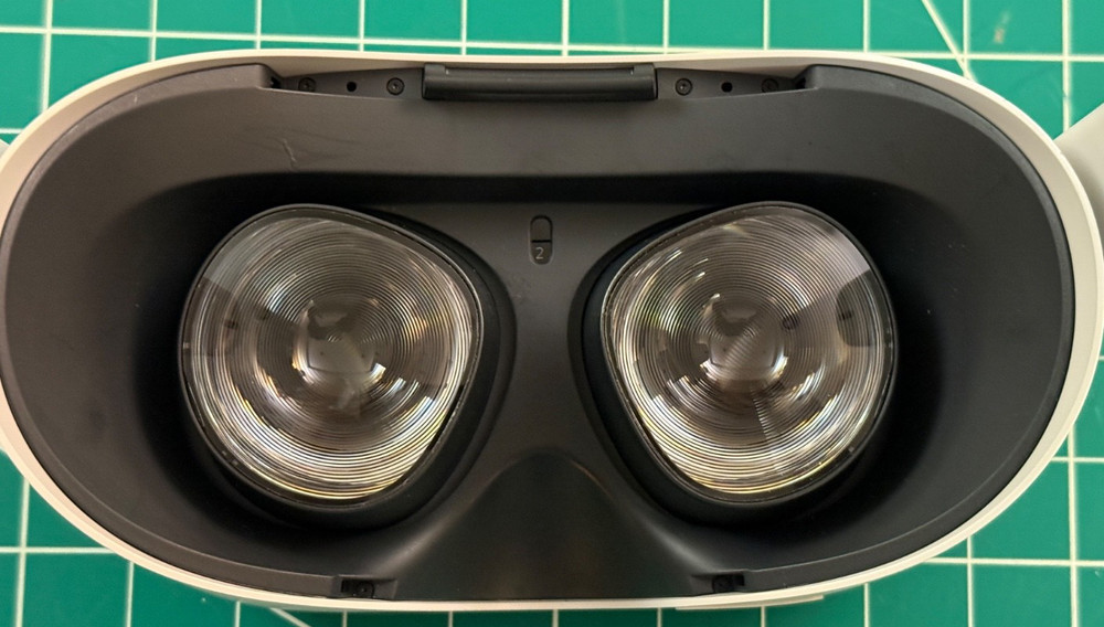 Oculus Meta Quest 2 VR Replacement Headset Only 128GB in Excellent condition