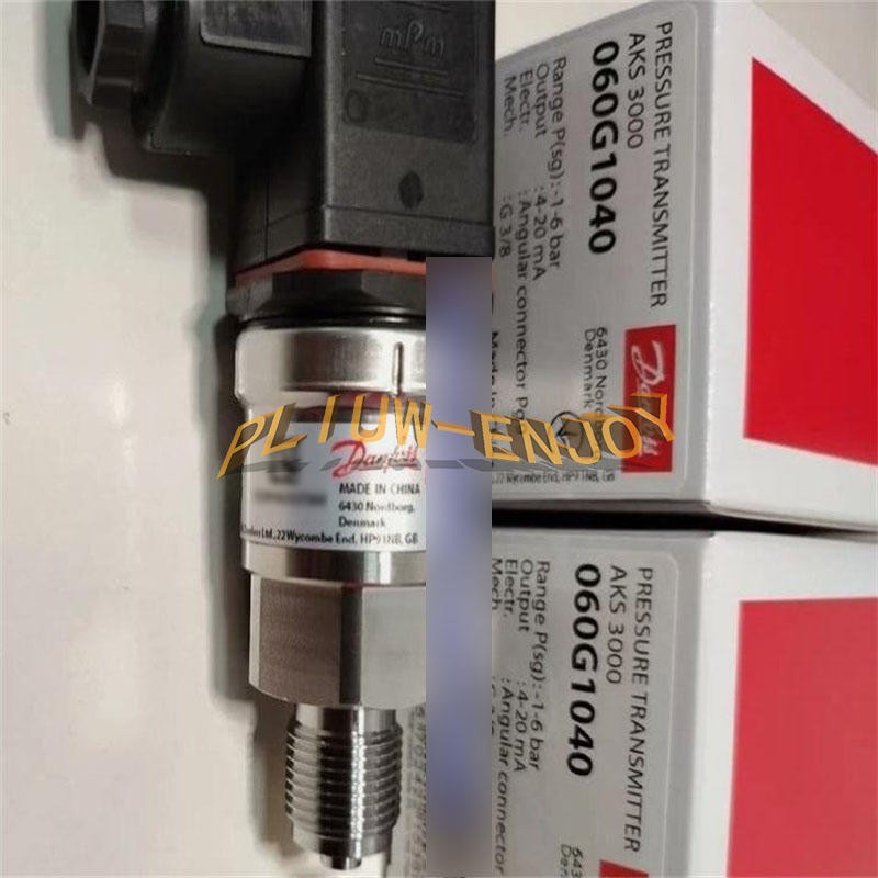 1PCS NEW Danfoss pressure transmitter AKS3000 060G1040
