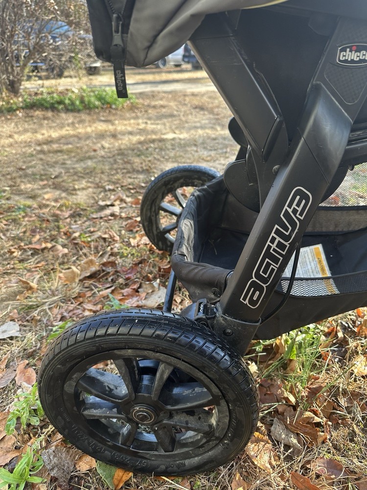 Chicco Activ3 Jogging Stroller. Great for all Terrain