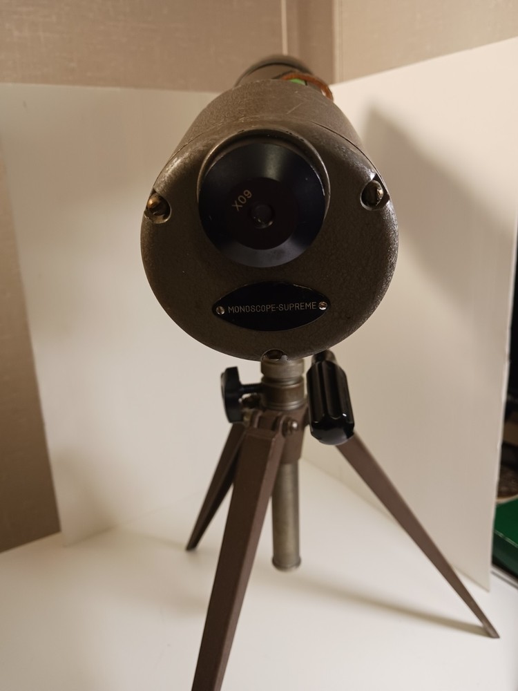 SWIFT SPOTTING SCOPE MODEL 821 with Eagle TRIPOD. Good functional condition! 60x