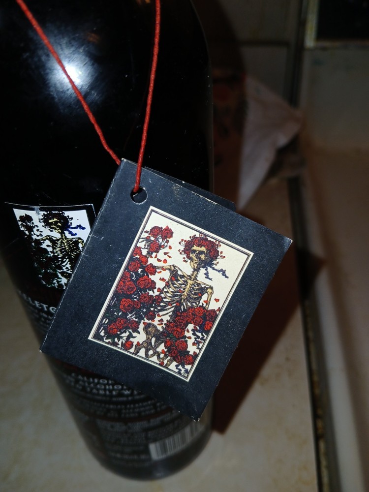 Vintage 1996 Grateful Dead Skeleton & Roses UnWine. First edition