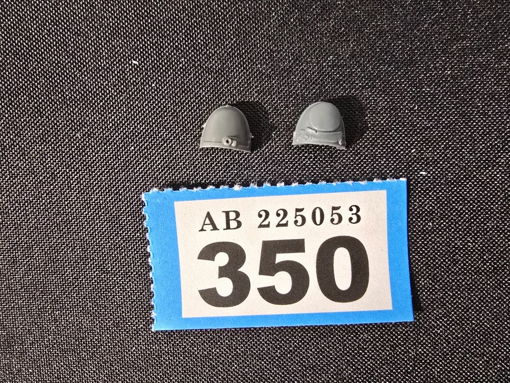 Games Workshop Warhammer 40k Bits Space Marines Shoulder Pads